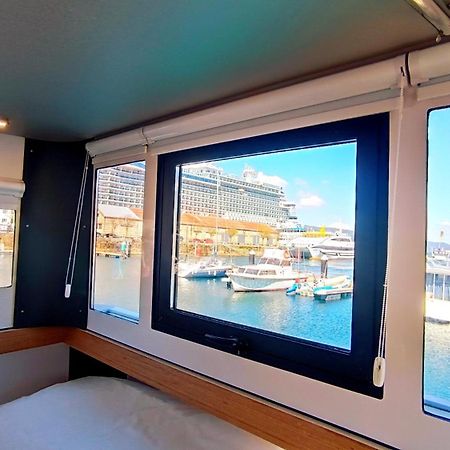 Отель Casa Flotante En El Puerto De Vigo - Different Charter Экстерьер фото